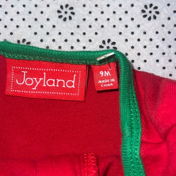 🛍Cute Little neutral gender HOLIDAY Sleeper size 9 Months 🛍 - Picture 4 of 6